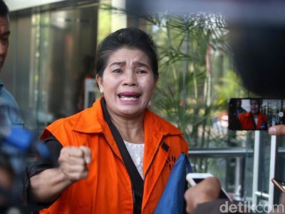 Tangis Hakim Merry Purba Bantah Terima Suap