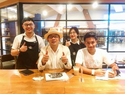 Ini Pose Akrab Emmeril Kahn, Anak Ridwan Kamil Saat Makan Bareng Keluarga