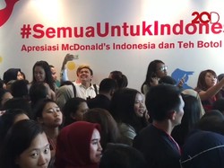 Saat Kevin/Marcus Jadi Sasaran Selfie Para Perempuan dan Lelaki