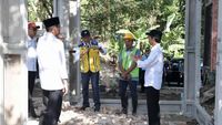 Saat Jokowi Blusukan ke Proyek Rumah Tahan Gempa di Lombok