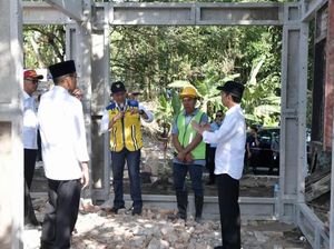 Saat Jokowi Blusukan ke Proyek Rumah Tahan Gempa di Lombok Saat Jokowi Blusukan ke Proyek Rumah Tahan Gempa di Lombok