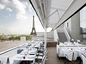 Romantisnya Makan di 5 Restoran dengan View Paling Cantik di Paris