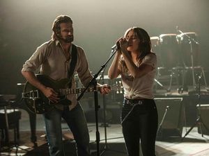 A Star is Born, Panggung Sempurna Bradley Cooper dan Lady Gaga