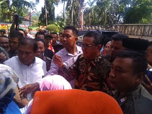 Hari Pertama, Gubernur Nurdin Disambut Meriah di Rumah Jabatan