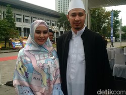 Kartika Putri Dampingi Habib Usman Hadiri Sertijab Ridwan Kamil