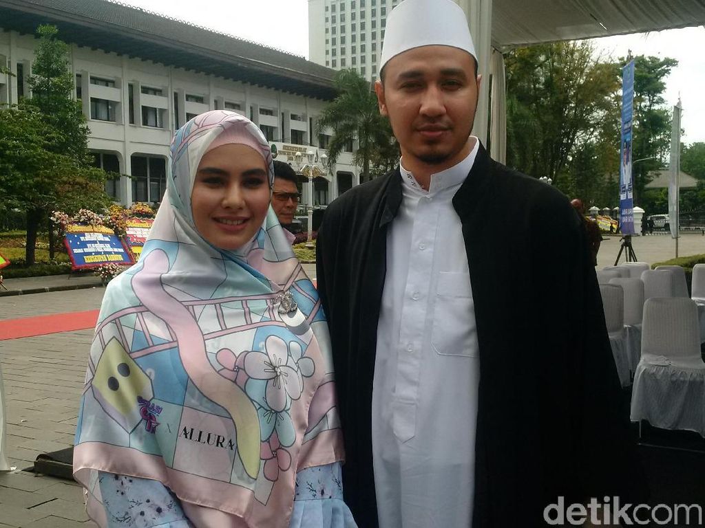 Kartika Putri Sudah Lama Curhat-curhatan soal Habib Usman ke Fenita Arie Kartika Putri Sudah Lama Curhat-curhatan soal Habib Usman ke Fenita Arie