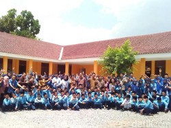 Bank Mega Renovasi Bangunan MTs Tarbiyatul Athfal di Grobogan