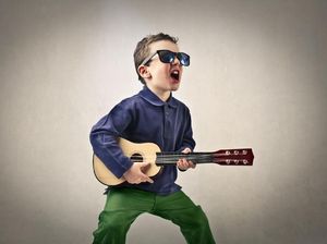 Anak Menyanyikan Lagu Orang Dewasa, Sudah Pasti Paham Maknanya?