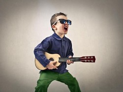 Anak Menyanyikan Lagu Orang Dewasa, Sudah Pasti Paham Maknanya?