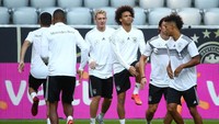 Prancis akan menjadi lawan pertama Jerman di ajang UEFA Nations League dalam pertandingan di Allianz Arena, Jumat (7/9) dinihari WIB. Jerman mempersiapkan diri dengan berlatih keras. (Foto: Michael Dalder/Reuters)