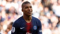 Di posisi teratas ada penyerang fenomenal Paris St-Germain dan Timnas Prancis, Kylian Mbappe, yang punya speed 96, tertinggi di antara pemain lain. Kecepatan memang jadi andalan pemain 19 tahun itu. (Christian Hartmann/Reuters)