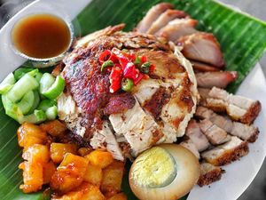 Makan Siang Mantap! Nasi Hainan Lembut Plus Ayam yang Gurih Makan Siang Mantap! Nasi Hainan Lembut Plus Ayam yang Gurih
