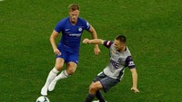 Tomas Kalas (kiri) menjalani masa pinjaman di Bristol City meski sempat kembali ke Chelsea dalam persiapan pramusim. Bek 25 tahun itu tercatat sudah dua kali main penuh untuk Bristol dan semuanya berakhir dengan kemenangan. (Foto: Will Russell/Getty Images)