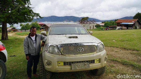 Potret Sopir yang Bikin Jalan Sendiri dan Cantiknya Pegaf