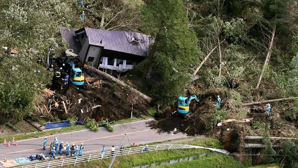 Gempa Bumi dan Tanah Longsor Guncang Jepang