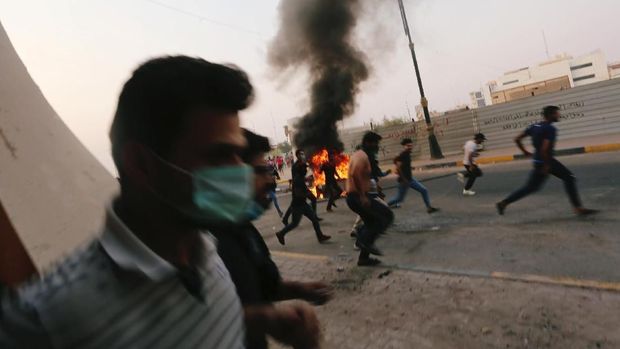 Satu luka, Lima Luka dalam Protes Air Bersih di Basra, Irak.