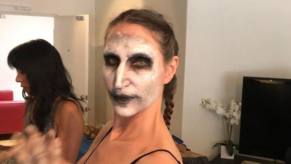 Transformasi Pemeran Utama Film The Nun, Dari Valak Hingga Sosok Aslinya