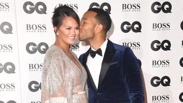 Foto: Gaya Stylish John Legend, Pria Termodis Tahun Ini