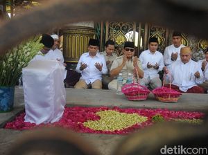 Ziarah ke Makam Syaikhona Kholil Bangkalan, Prabowo: Kita Kulo Nuwun
