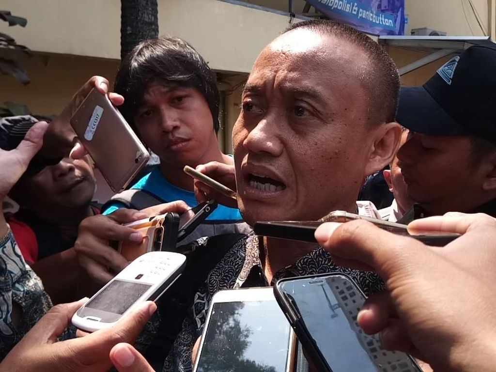 Sakit, Nur Mahmudi Mangkir Pemeriksaan sebagai Tersangka Korupsi Sakit, Nur Mahmudi Mangkir Pemeriksaan sebagai Tersangka Korupsi