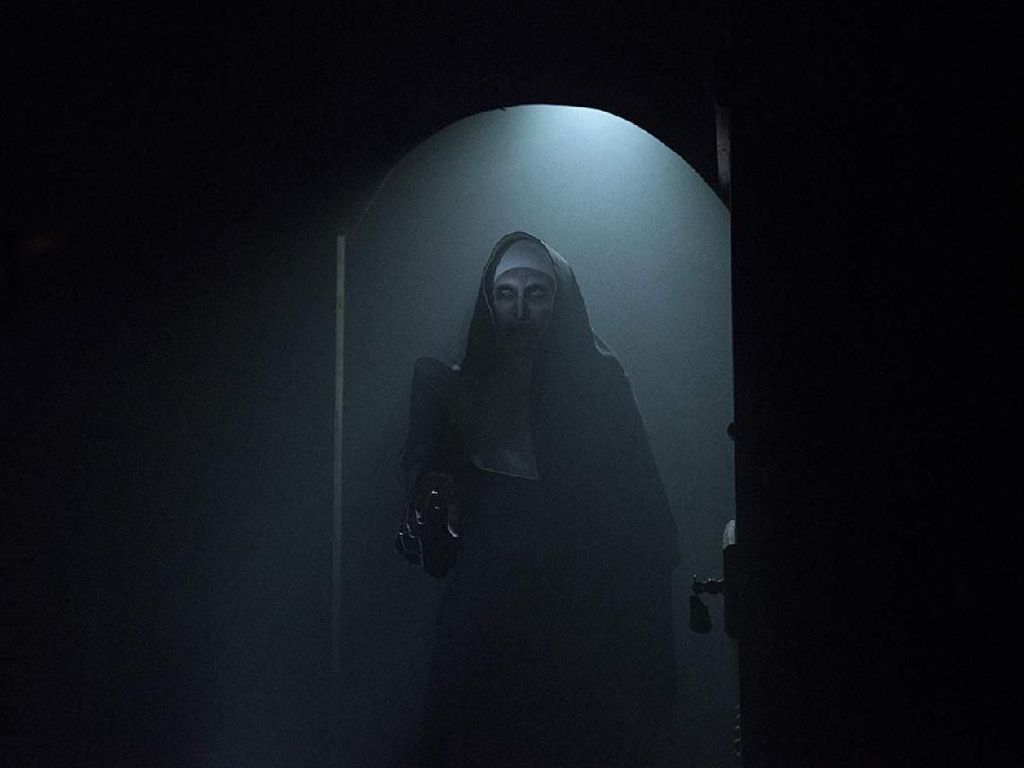 The Nun, Ketika Valak Tak Lagi Menyeramkan The Nun, Ketika Valak Tak Lagi Menyeramkan