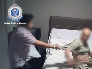 Perawat di Sydney Pukuli Lansia Yang Dirawatnya Dengan Sepatu