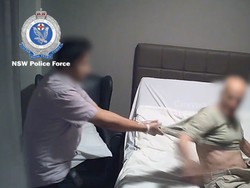 Perawat di Sydney Pukuli Lansia Yang Dirawatnya Dengan Sepatu