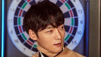 Gantengnya Pemain The Last Empress, Choi Jin-hyuk Saat Ngopi dan Makan Udon