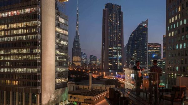 Foto: Rooftop Mewah dengan Pemandangan Cantik di Dubai