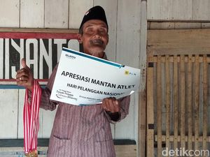 Kakek Pelari Darmiyanto Dapat Listrik Gratis Setahun dari PLN Kakek Pelari Darmiyanto Dapat Listrik Gratis Setahun dari PLN