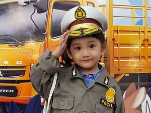 Aksi Keren Anak-anak Saat Jadi Polwan Cilik