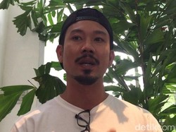 Denny Sumargo Kenang Perjuangan Ibunda, Besarkan Anak Tanpa Suami