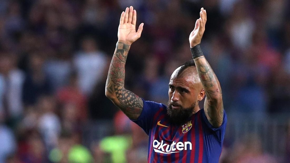 Arturo Vidal membantah kabar yang menyebut dirinya mengalami cedera lutut (Foto: Albert Gea/Reuters)