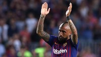 Bermain untuk Real Madrid selalu jadi mimpinya. Tapi kamu tidak suka Italia? Saya tanya kepadanya... Tidak, saya mau Real Madrid, kata kitman klub Colo Colo dalam otobiografi Arturo Vidal. Foto: Albert Gea/Reuters