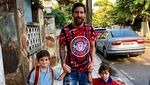 Momen-Momen Messi Antar Thiago dan Mateo ke Sekolah