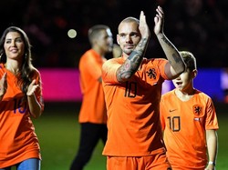 Simpang Siur Kabar Sneijder Pensiun