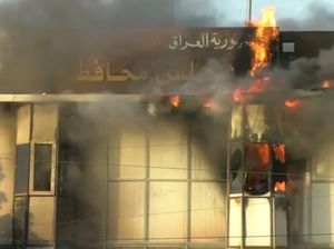 Demo di Basra Menggila, Gedung Pemerintah Dibakar Demo di Basra Menggila, Gedung Pemerintah Dibakar