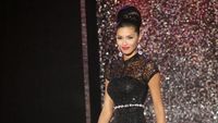 Duh, Juara Kontes Kecantikan Ini Rela Jahit Lidah Demi Menang