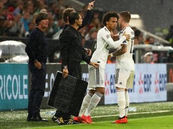 Leroy Sane dapat kesempatan bermain di laga ini. Pemain Manchester City itu masuk di menit ke-83 menggantikan Marco Reus. (Foto: Wolfgang Rattay/Reuters)