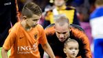Foto: Sofa dan TV dalam Aksi Pamungkas Wesley Sneijder di Timnas