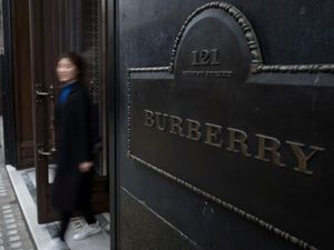Burberry PHK 1.700 Karyawan di Seluruh Dunia! Burberry PHK 1.700 Karyawan di Seluruh Dunia!