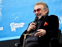 Ungkapan Duka Mengalir Iringi Kepergian Burt Reynolds