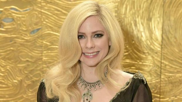 Avril Lavigne: 'Head Above Water'