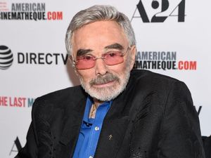 Ucapan Duka Nyeleneh untuk Burt Reynolds dari Deadpool Ucapan Duka Nyeleneh untuk Burt Reynolds dari Deadpool