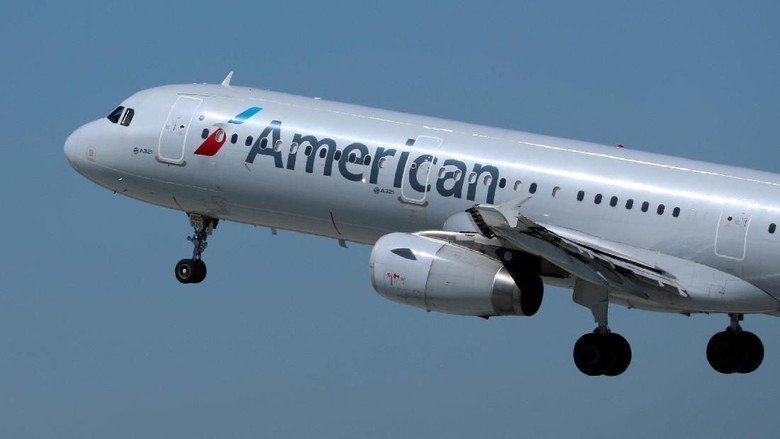 Ilustrasi American Airlines (REUTERS/Mike Blake/File Photo)