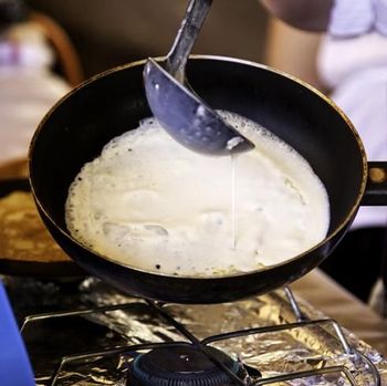 Bikin Pancake Klasik yang Tipis Lembut dengan Resep Ini