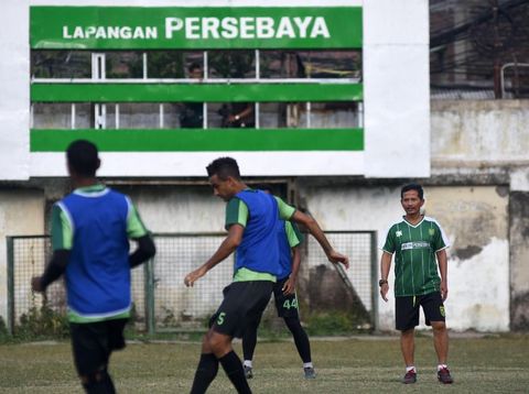 Persebaya Surabaya: Tangan Dingin Djanur Berpadu dengan Skuat Oke
