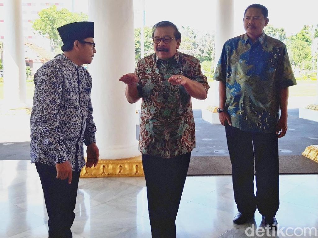 Namanya Masuk Relawan Pendukung Jokowi, Ini Jawaban Soekarwo Namanya Masuk Relawan Pendukung Jokowi, Ini Jawaban Soekarwo