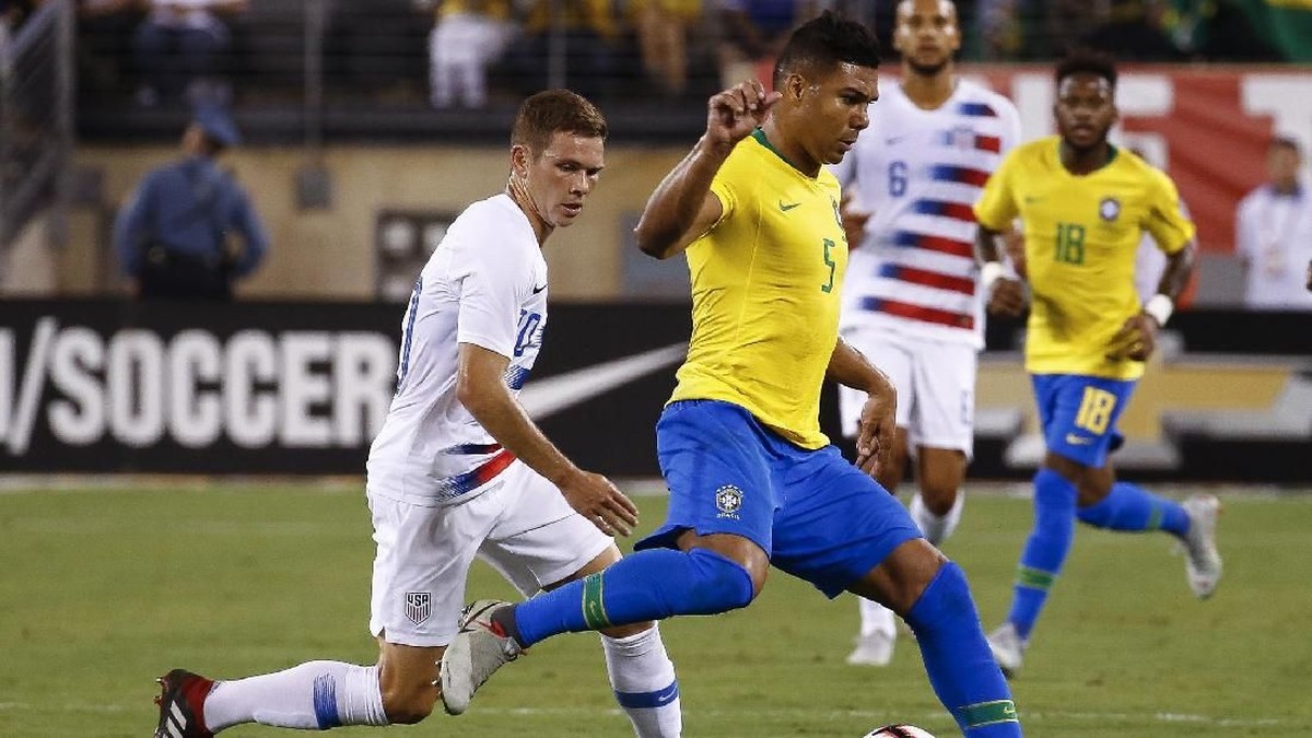Brasil kalahkan AS 2-0 di laga uji coba. (Foto: Jeff Zelevansky/Getty Images)