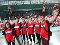 Pesan Motivasi Owi dan Kevin untuk Para Pebulutangkis Cilik